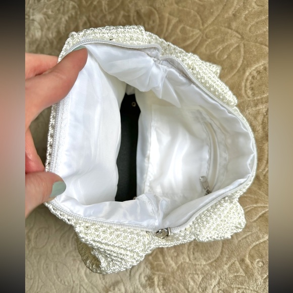 VINTAGE IVORY CROCHET TOTE BAG - Picture 4 of 8